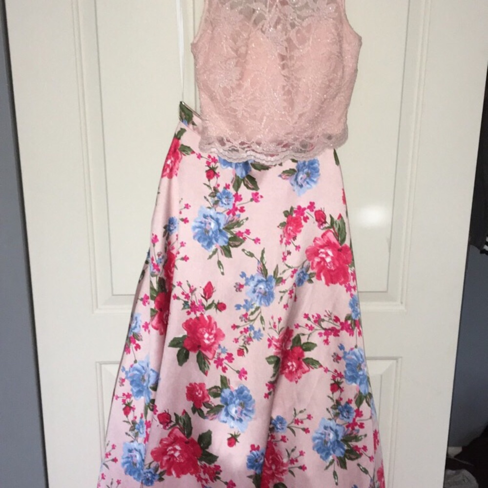 🚨 Prom/Homecoming Dress